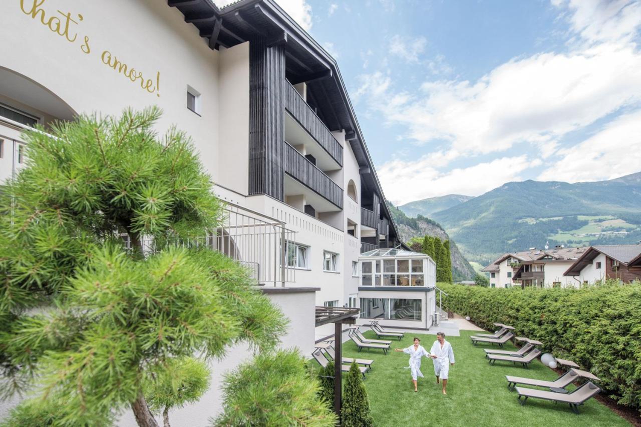 Vitaurina Royal Hotel Mühlen in Taufers Exterior foto